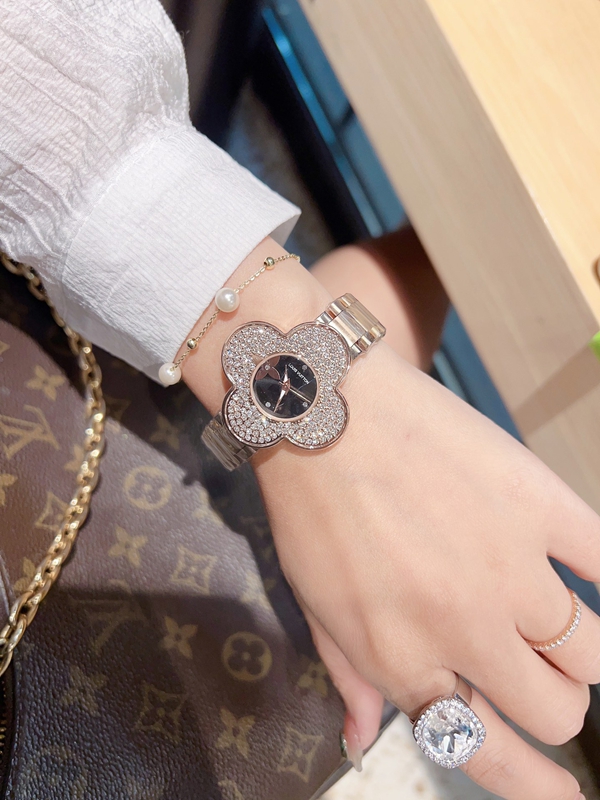 ブランド時計全体デザイン